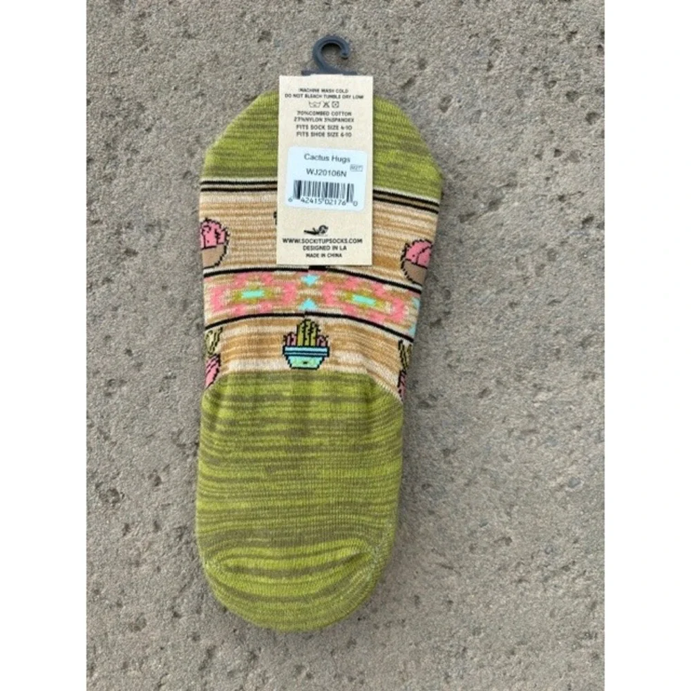 Sock It Up Cactus Hugs No-Show Socks Green Pink Southwestern S/M